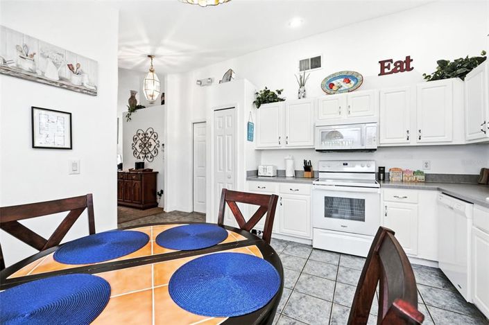 Image No.16-4 Bed House for sale