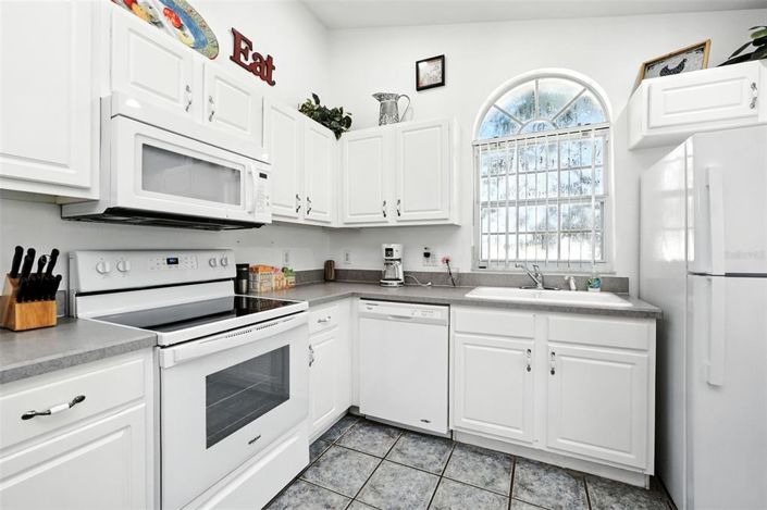 Image No.17-4 Bed House for sale