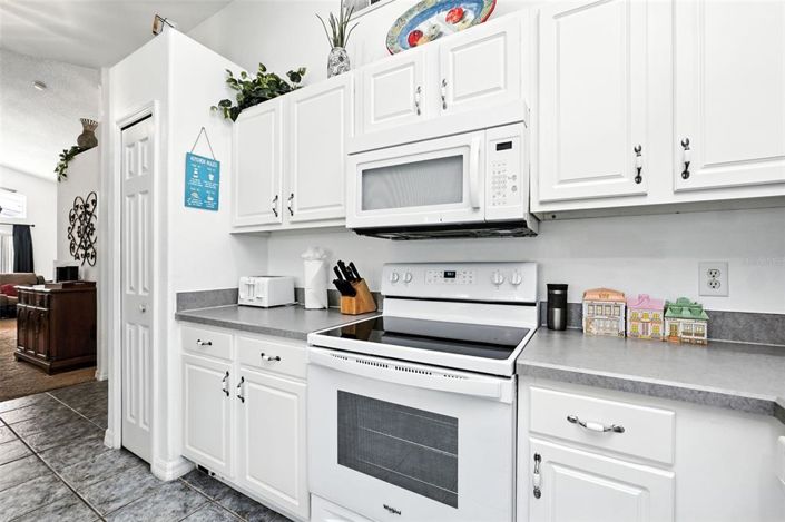 Image No.18-4 Bed House for sale