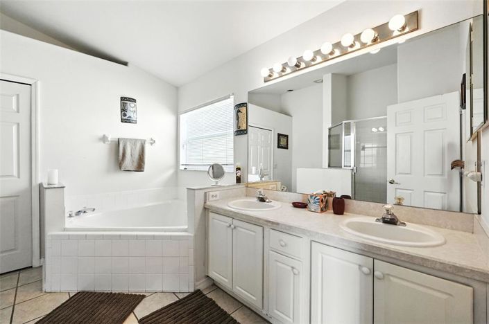 Image No.21-4 Bed House for sale