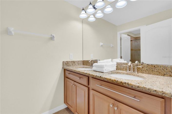 Image No.16-4 Bed Townhouse for sale