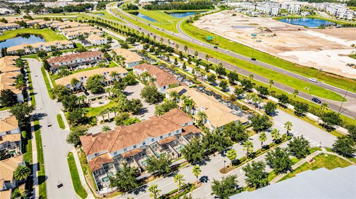 Image No.26-4 Bed Townhouse for sale