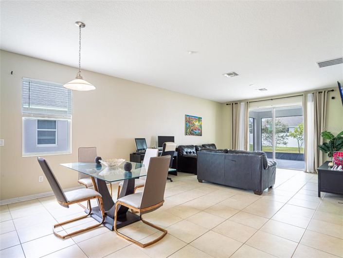 Image No.11-3 Bed House for sale