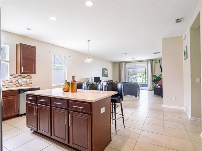 Image No.6-3 Bed House for sale