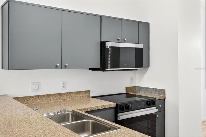 Image No.14-3 Bed Townhouse for sale