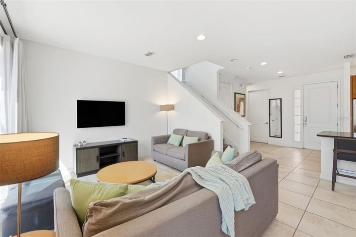 Image No.13-3 Bed Townhouse for sale