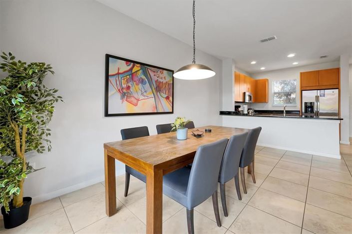 Image No.12-2 Bed Townhouse for sale