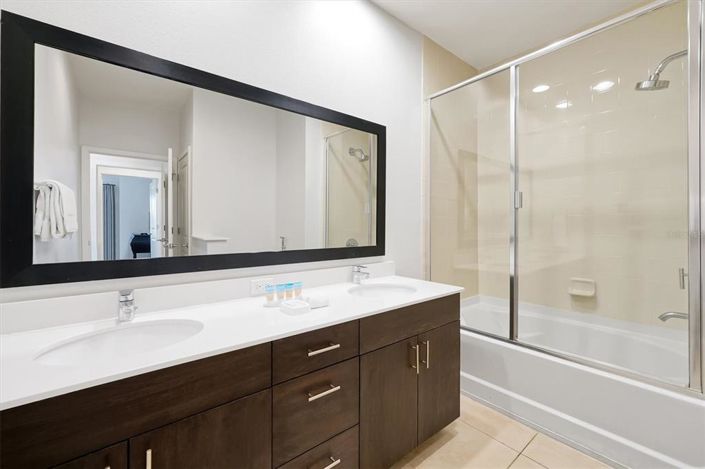 Image No.32-2 Bed Townhouse for sale