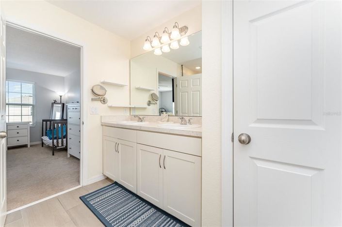 Image No.19-4 Bed Townhouse for sale