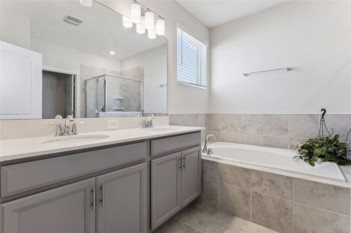 Image No.15-3 Bed Townhouse for sale