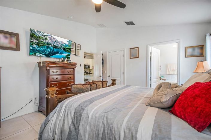 Image No.17-3 Bed House for sale