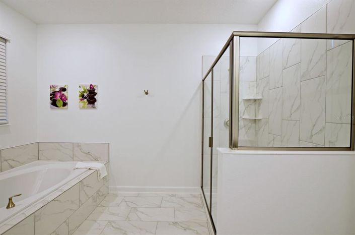 Image No.29-8 Bed House for sale