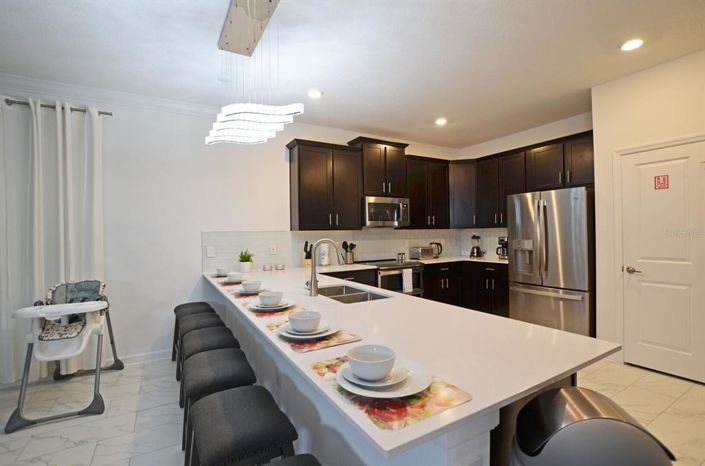 Image No.4-8 Bed House for sale