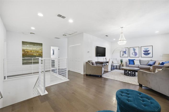 Image No.17-6 Bed House for sale