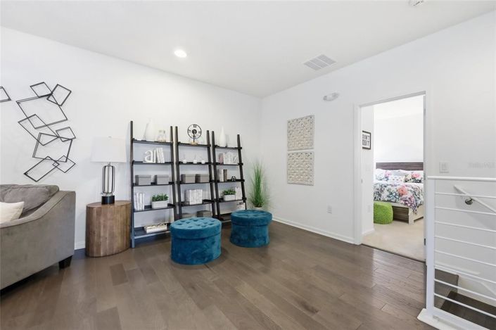 Image No.18-6 Bed House for sale