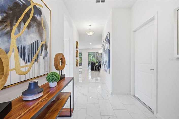 Image No.4-6 Bed House for sale