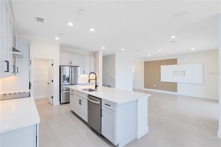 Image No.2-4 Bed House for sale