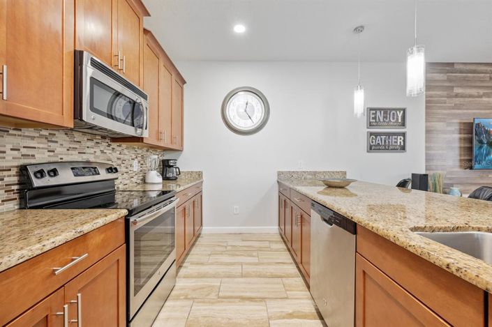 Image No.10-4 Bed Townhouse for sale