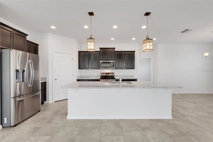 Image No.16-4 Bed House for sale