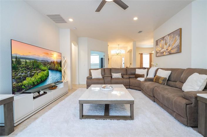 Image No.11-5 Bed House for sale