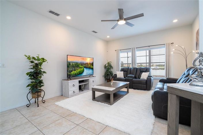 Image No.12-5 Bed House for sale