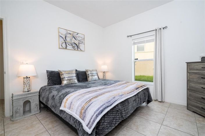 Image No.40-5 Bed House for sale