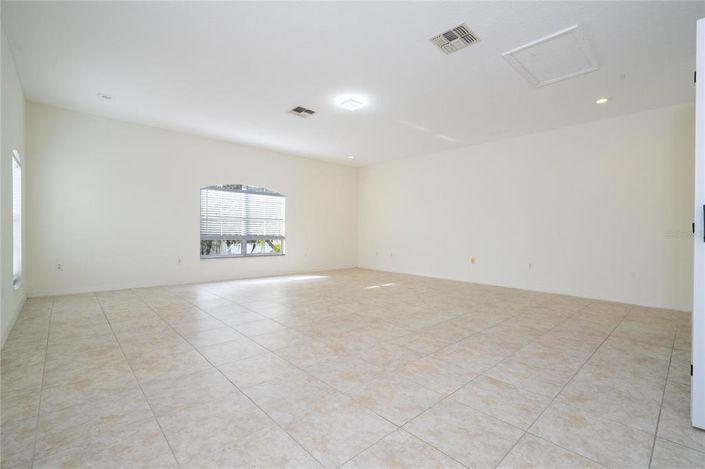 Image No.52-5 Bed House for sale