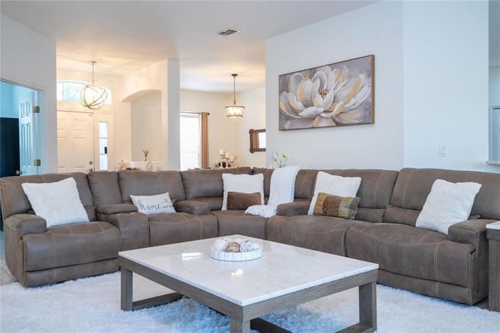 Image No.9-5 Bed House for sale