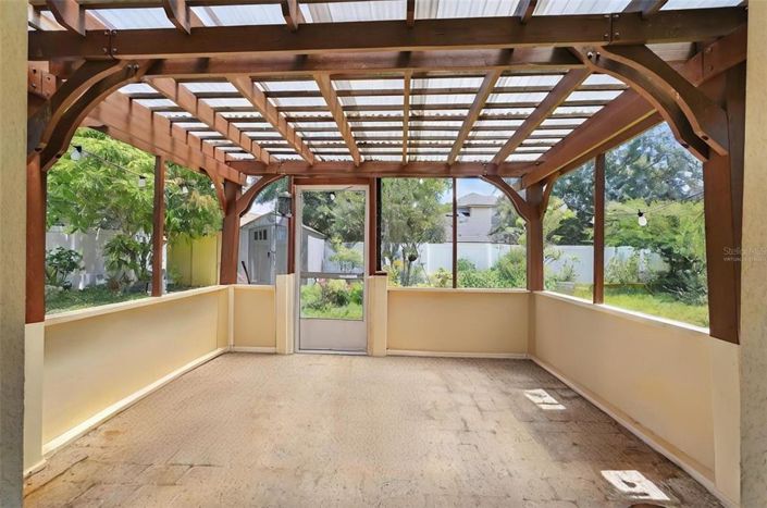 Image No.15-4 Bed House for sale