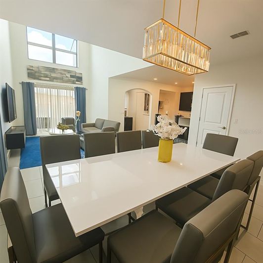 Image No.8-5 Bed House for sale