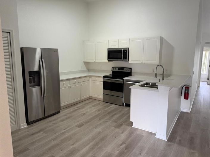 Image No.12-3 Bed Apartment for sale