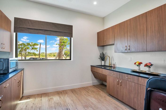 Image No.52-4 Bed House for sale