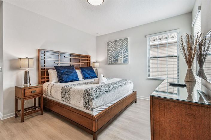 Image No.33-7 Bed House for sale