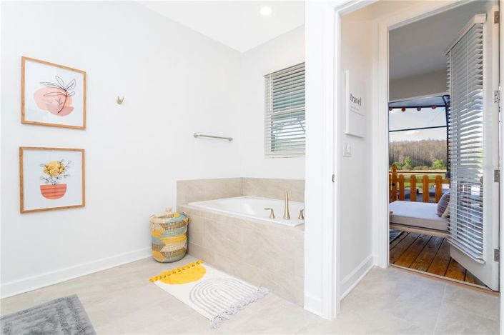 Image No.32-9 Bed House for sale