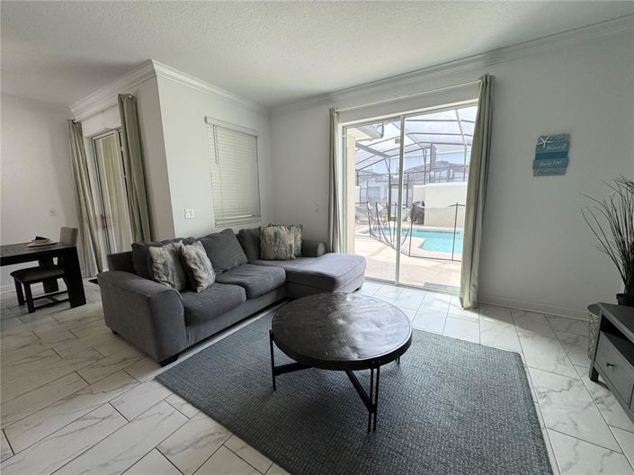 Image No.10-4 Bed Townhouse for sale