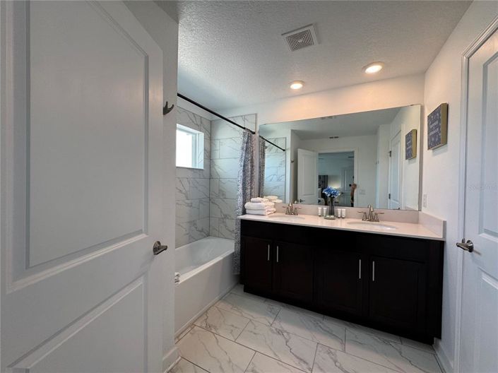 Image No.15-4 Bed Townhouse for sale