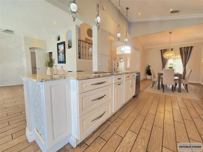 Image No.6-4 Bed House for sale