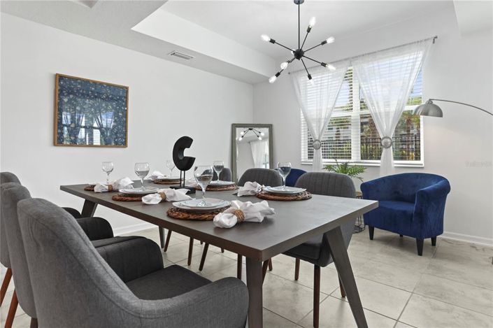 Image No.5-8 Bed House for sale