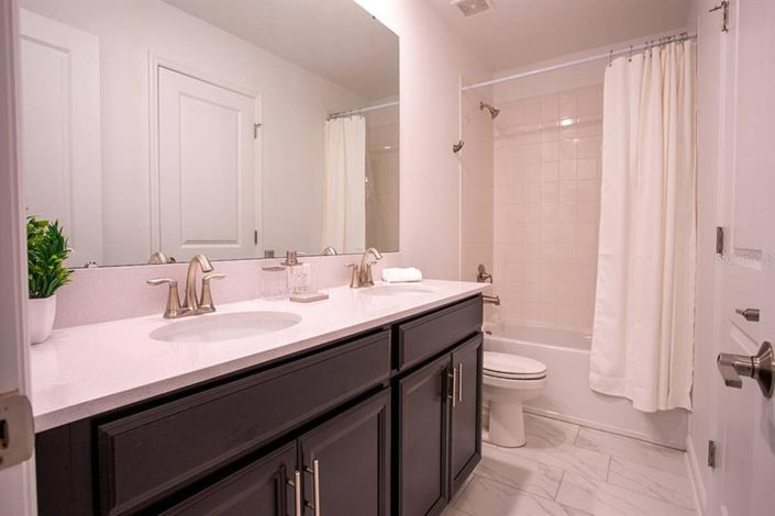 Image No.23-7 Bed House for sale