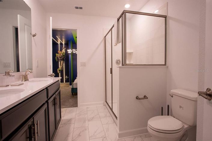 Image No.25-7 Bed House for sale