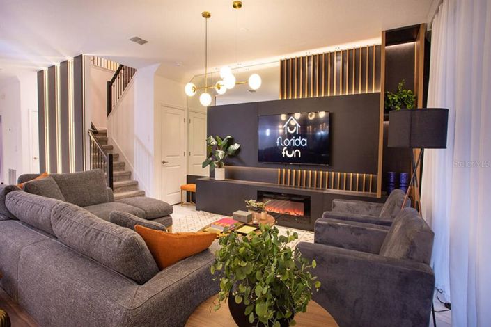 Image No.8-7 Bed House for sale