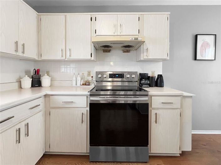 Image No.10-3 Bed House for sale