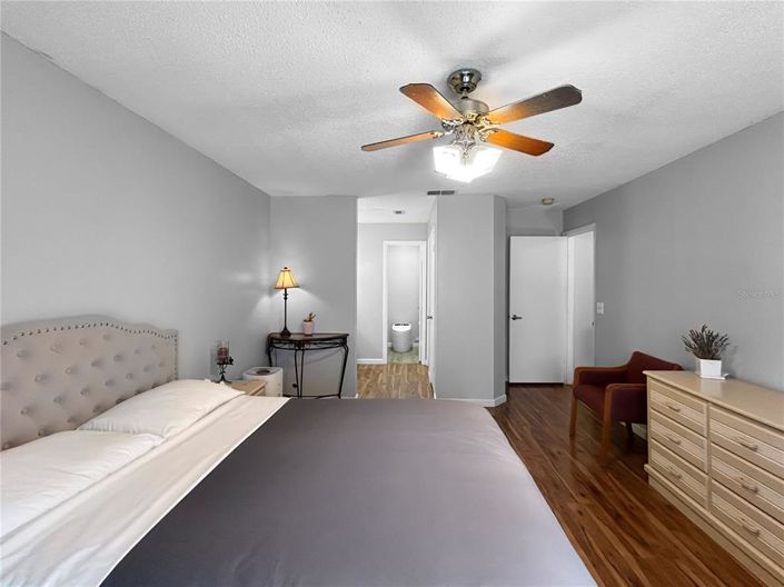 Image No.11-3 Bed House for sale