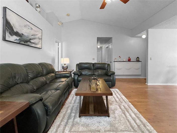 Image No.3-3 Bed House for sale