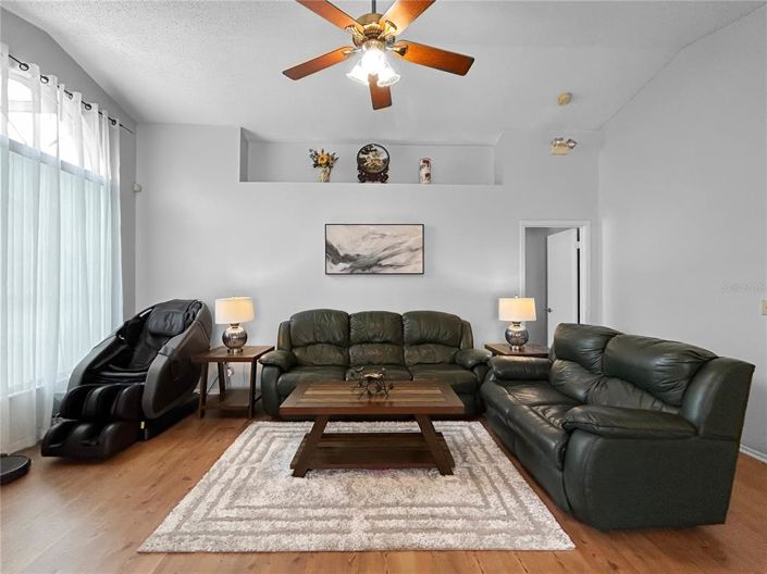 Image No.4-3 Bed House for sale