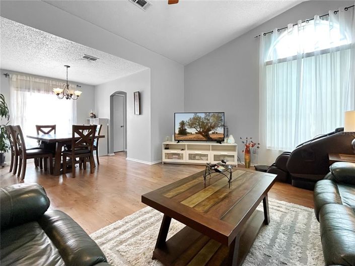 Image No.6-3 Bed House for sale