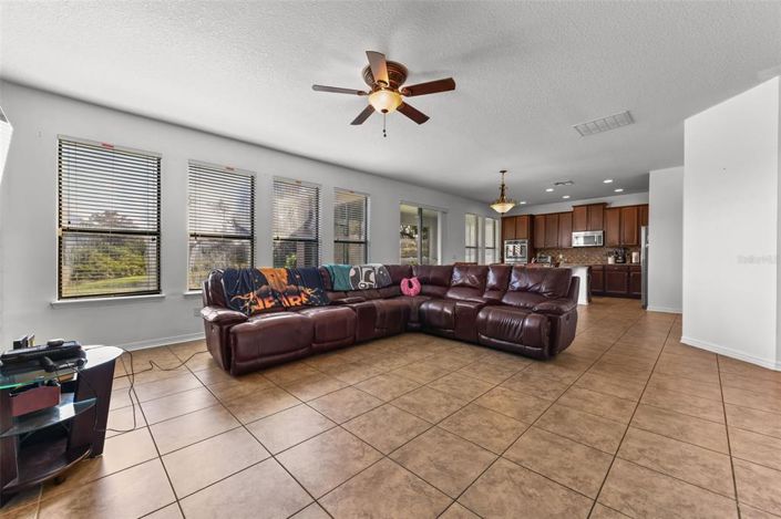 Image No.13-4 Bed House for sale