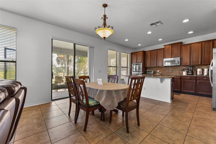 Image No.19-4 Bed House for sale