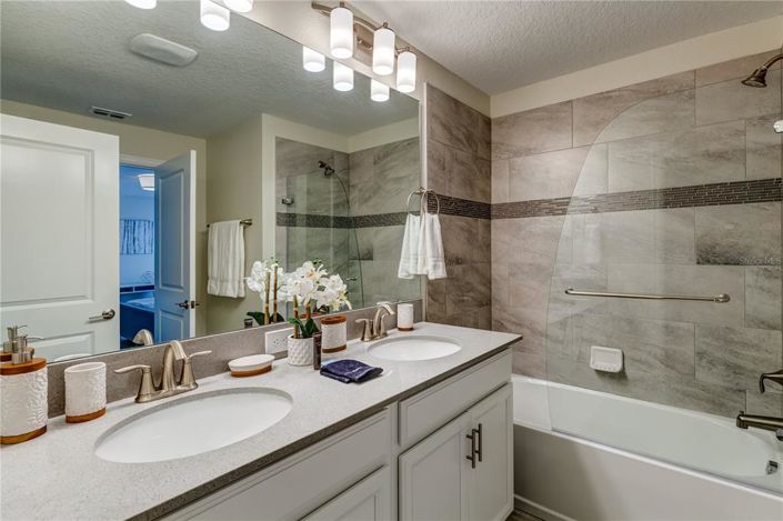 Image No.13-4 Bed Townhouse for sale