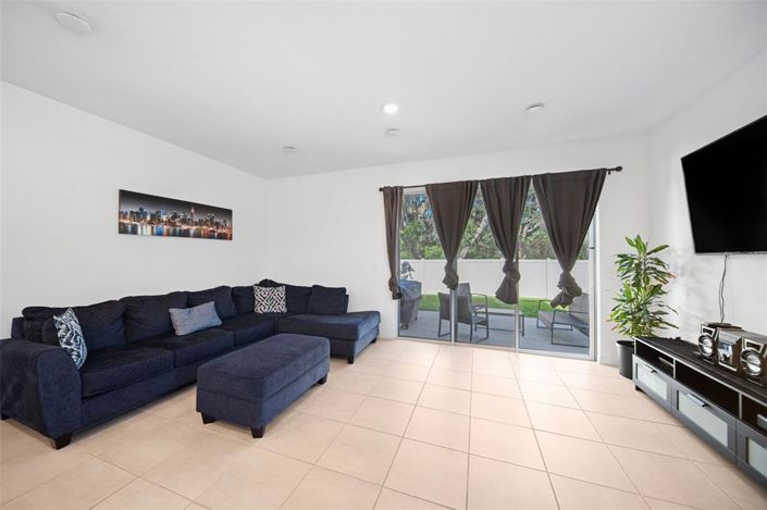 Image No.10-3 Bed Townhouse for sale